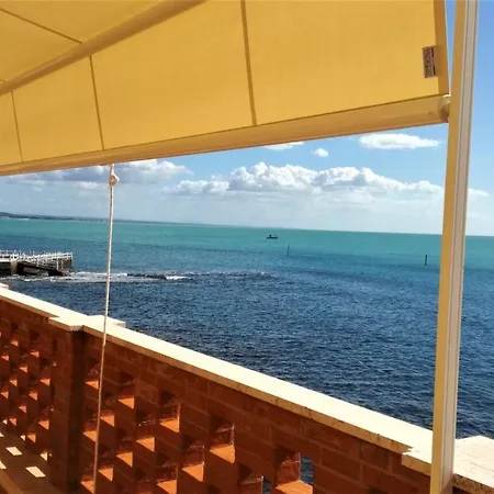 Apartment On The Sea