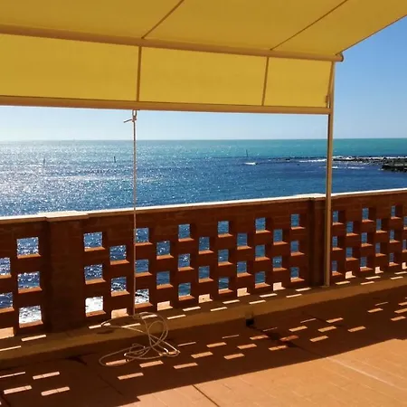 Apartment On The Sea