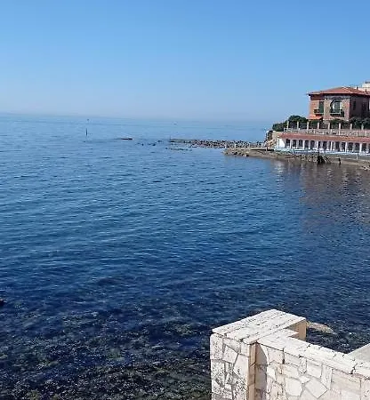 Apartment On The Sea *