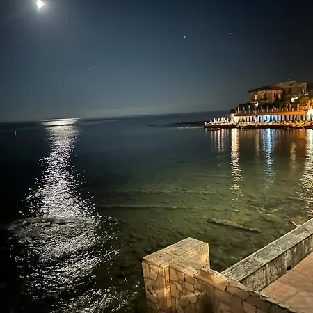 On The Sea Apartment *